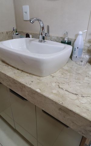 Casa para alugar com 286m², 2 quartos e 5 vagasBanheiro Social