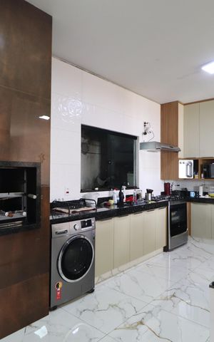 Casa para alugar com 286m², 2 quartos e 5 vagasCozinha