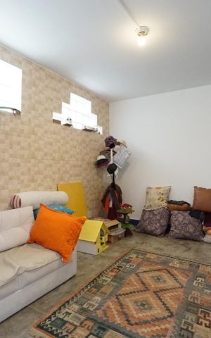 Casa à venda com 175m², 4 quartos e sem vagaEscritório