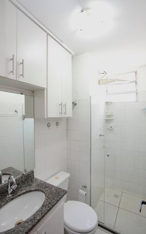 Apartamento à venda com 46m², 2 quartos e 1 vaga Apartamento à venda com 46m², 2 quartos e 1 vagaBanheiro Social