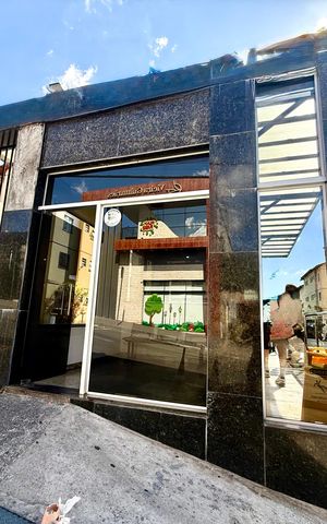 Apartamento à venda com 46m², 2 quartos e 1 vaga Apartamento à venda com 46m², 2 quartos e 1 vagaFachada e portaria