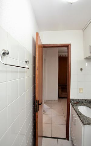 Apartamento à venda com 46m², 2 quartos e 1 vaga Apartamento à venda com 46m², 2 quartos e 1 vagaBanheiro Social