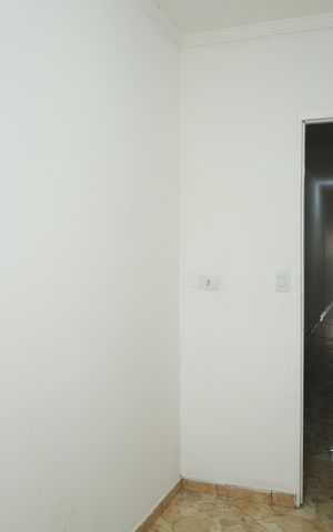 Casa para alugar com 77m², 2 quartos e sem vagaEscritório