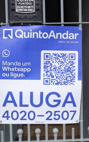 Casa para alugar com 77m², 2 quartos e sem vagaPlaca GRANDE instalada no portão do imóvel, dia 26.08.2026 - Código da placa: FEWQ-1293