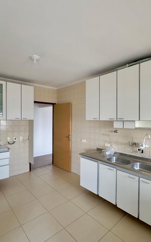Apartamento para alugar com 140m², 3 quartos e 2 vagas Apartamento para alugar com 140m², 3 quartos e 2 vagasCozinha