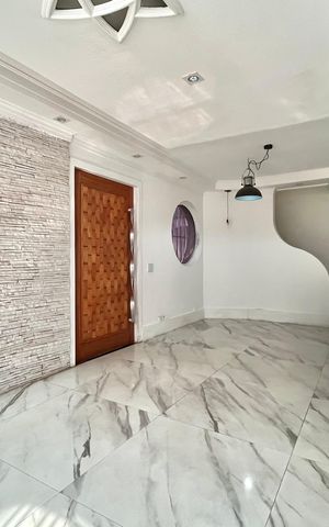 Casa para alugar com 200m², 3 quartos e 4 vagas Casa para alugar com 200m², 3 quartos e 4 vagasSala