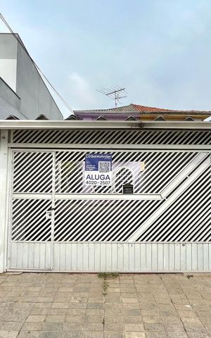 Casa para alugar com 200m², 3 quartos e 4 vagas Casa para alugar com 200m², 3 quartos e 4 vagasFachada