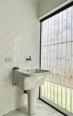 Casa para alugar com 200m², 3 quartos e 4 vagas Casa para alugar com 200m², 3 quartos e 4 vagasÁrea de Serviço