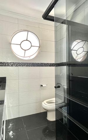 Casa para alugar com 200m², 3 quartos e 4 vagas Casa para alugar com 200m², 3 quartos e 4 vagasBanheiro da Suíte