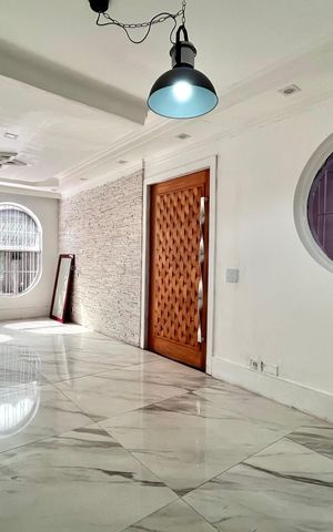 Casa para alugar com 200m², 3 quartos e 4 vagas Casa para alugar com 200m², 3 quartos e 4 vagasSala