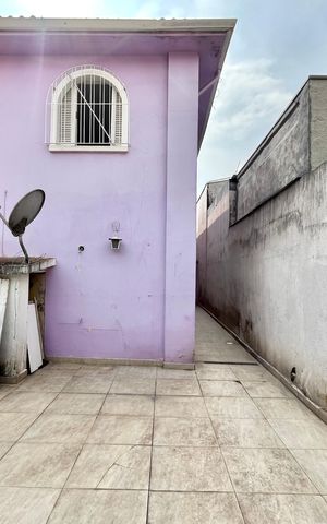 Casa para alugar com 200m², 3 quartos e 4 vagas Casa para alugar com 200m², 3 quartos e 4 vagasQuintal