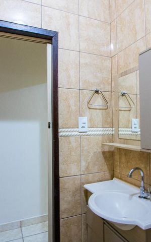 Casa para alugar com 200m², 3 quartos e 2 vagas Casa para alugar com 200m², 3 quartos e 2 vagasBanheiro social 2