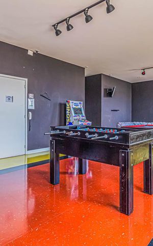 Apartamento à venda com 66m², 2 quartos e 1 vaga Apartamento à venda com 66m², 2 quartos e 1 vagaSalão de jogos