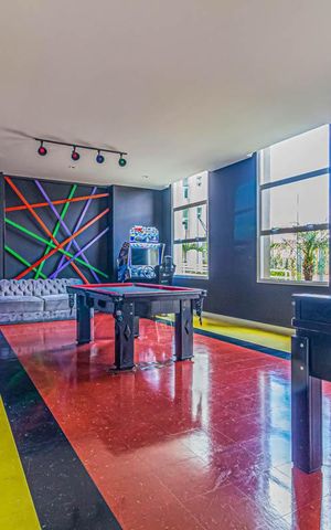 Apartamento à venda com 66m², 2 quartos e 1 vaga Apartamento à venda com 66m², 2 quartos e 1 vagaSalão de jogos