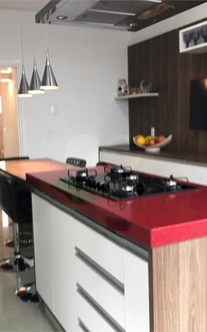 Casa de condomínio à venda com 400m², 3 quartos e 8 vagas