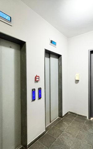 Apartamento à venda com 50m², 2 quartos e 2 vagas Apartamento à venda com 50m², 2 quartos e 2 vagasElevador