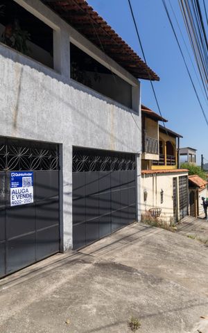 Casa para alugar com 360m², 2 quartos e 2 vagas Casa para alugar com 360m², 2 quartos e 2 vagasFachada