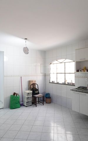 Casa para alugar com 360m², 2 quartos e 2 vagas Casa para alugar com 360m², 2 quartos e 2 vagasCozinha e Área de Serviço