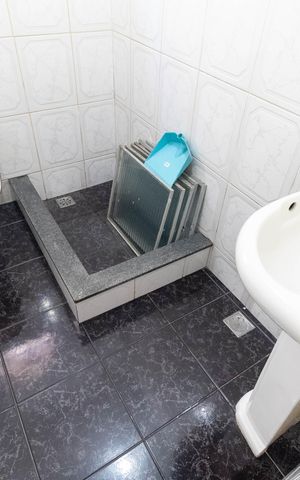 Casa para alugar com 360m², 2 quartos e 2 vagas Casa para alugar com 360m², 2 quartos e 2 vagasBanheiro