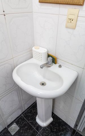 Casa para alugar com 360m², 2 quartos e 2 vagas Casa para alugar com 360m², 2 quartos e 2 vagasBanheiro