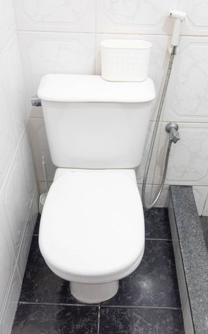 Casa para alugar com 360m², 2 quartos e 2 vagas Casa para alugar com 360m², 2 quartos e 2 vagasBanheiro