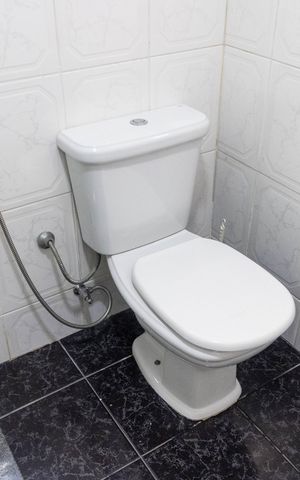 Casa para alugar com 360m², 2 quartos e 2 vagas Casa para alugar com 360m², 2 quartos e 2 vagasBanheiro 2