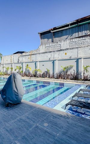 Apartamento à venda com 40m², 2 quartos e sem vagaÁrea comum - Piscina