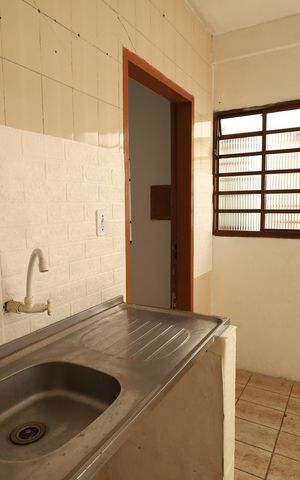 Casa para alugar com 70m², 2 quartos e 2 vagas Casa para alugar com 70m², 2 quartos e 2 vagasCozinha
