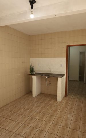Casa para alugar com 70m², 2 quartos e 2 vagas Casa para alugar com 70m², 2 quartos e 2 vagasSala