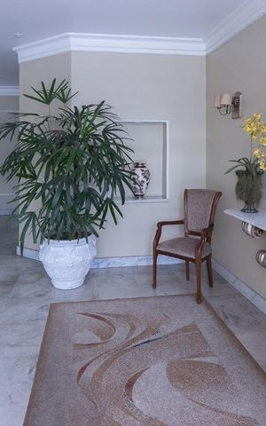 Apartamento à venda com 182m², 3 quartos e 2 vagas Apartamento à venda com 182m², 3 quartos e 2 vagasHall Social