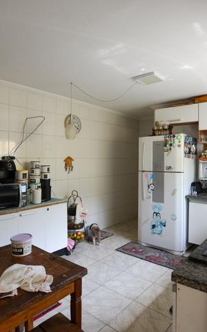Casa à venda com 150m², 3 quartos e 2 vagas Casa à venda com 150m², 3 quartos e 2 vagasCOZINHA
