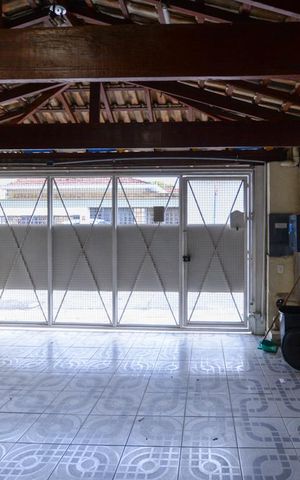 Casa à venda com 150m², 3 quartos e 2 vagas Casa à venda com 150m², 3 quartos e 2 vagasGARAGEM