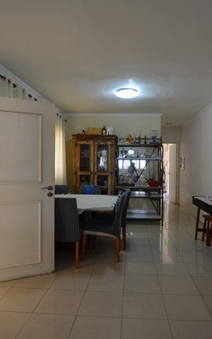 Casa à venda com 150m², 3 quartos e 2 vagas Casa à venda com 150m², 3 quartos e 2 vagasSALA