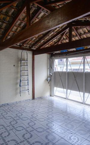 Casa à venda com 150m², 3 quartos e 2 vagas Casa à venda com 150m², 3 quartos e 2 vagasGARAGEM