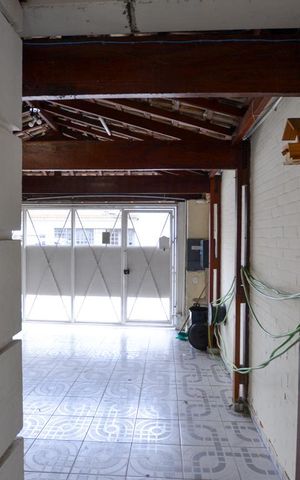 Casa à venda com 150m², 3 quartos e 2 vagas Casa à venda com 150m², 3 quartos e 2 vagasGARAGEM