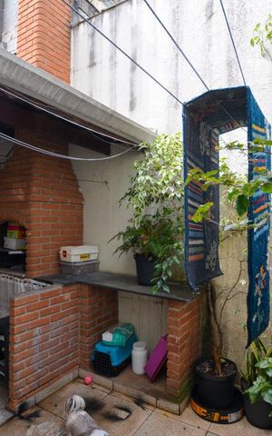 Casa à venda com 150m², 3 quartos e 2 vagas Casa à venda com 150m², 3 quartos e 2 vagasQUINTAL / CHURRASQUEIRA