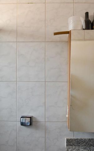 Casa à venda com 150m², 3 quartos e 2 vagas Casa à venda com 150m², 3 quartos e 2 vagasBANHEIRO