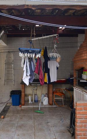 Casa à venda com 150m², 3 quartos e 2 vagas Casa à venda com 150m², 3 quartos e 2 vagasQUINTAL / CHURRASQUEIRA