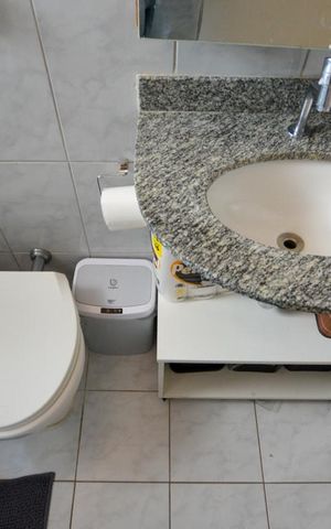 Casa à venda com 150m², 3 quartos e 2 vagas Casa à venda com 150m², 3 quartos e 2 vagasBANHEIRO