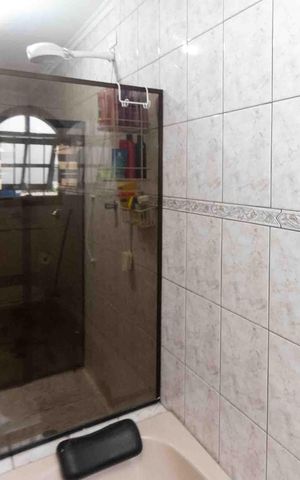Casa à venda com 196m², 3 quartos e 2 vagas Casa à venda com 196m², 3 quartos e 2 vagasBanheiro da Suíte