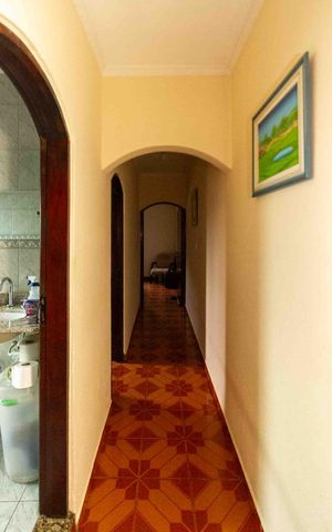 Casa à venda com 196m², 3 quartos e 2 vagas Casa à venda com 196m², 3 quartos e 2 vagasCorredor
