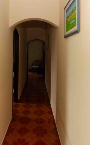 Casa à venda com 196m², 3 quartos e 2 vagas Casa à venda com 196m², 3 quartos e 2 vagasCorredor