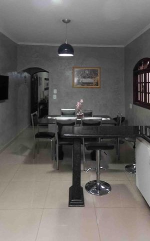 Casa à venda com 196m², 3 quartos e 2 vagas Casa à venda com 196m², 3 quartos e 2 vagasCozinha
