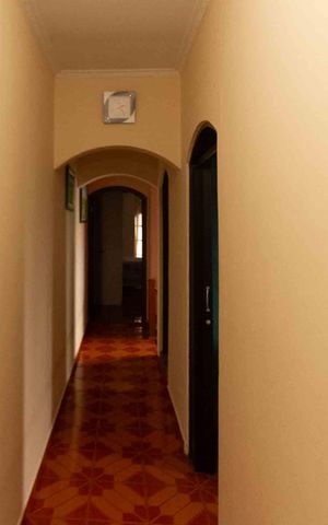 Casa à venda com 196m², 3 quartos e 2 vagas Casa à venda com 196m², 3 quartos e 2 vagasCorredor
