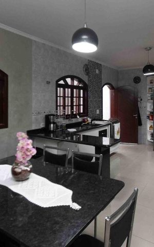 Casa à venda com 196m², 3 quartos e 2 vagas Casa à venda com 196m², 3 quartos e 2 vagasCozinha