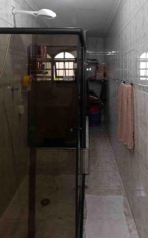 Casa à venda com 196m², 3 quartos e 2 vagas Casa à venda com 196m², 3 quartos e 2 vagasBanheiro da Suíte