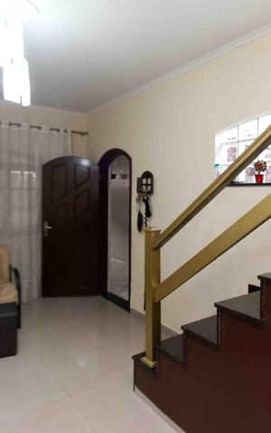 Casa à venda com 196m², 3 quartos e 2 vagas Casa à venda com 196m², 3 quartos e 2 vagasSala