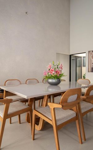 Casa de condomínio à venda com 330m², 4 quartos e 3 vagas Casa de condomínio à venda com 330m², 4 quartos e 3 vagasSala
