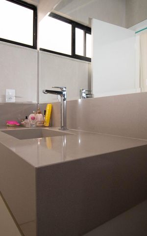 Casa de condomínio à venda com 330m², 4 quartos e 3 vagas Casa de condomínio à venda com 330m², 4 quartos e 3 vagasBanheiro da Suíte 2