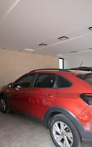 Casa de condomínio à venda com 330m², 4 quartos e 3 vagas Casa de condomínio à venda com 330m², 4 quartos e 3 vagasGaragem